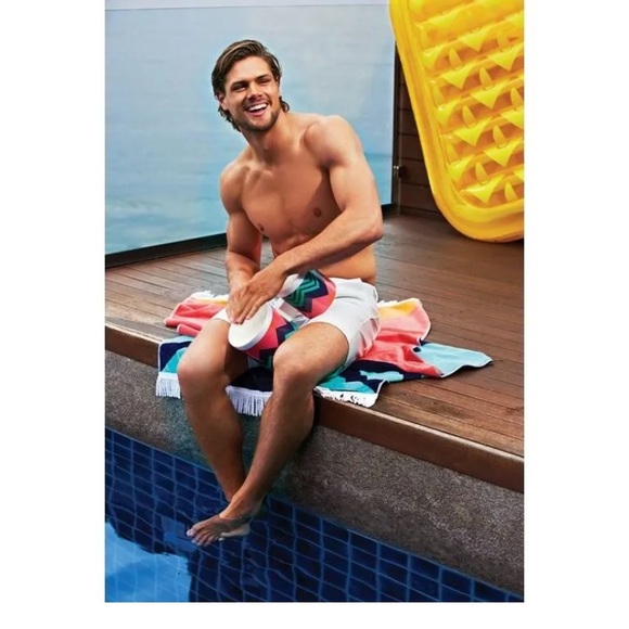 COPY - Sunnylife luxe lie on float pineapple lounging summer float - Picture 5 of 5